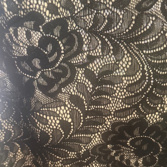 Elegant Black Lace dress - Picture 3 of 7